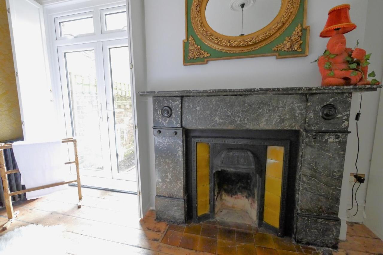 Quirky Spacious Ground Floor Victorian Garden Flat Γουόρδινγκ Εξωτερικό φωτογραφία