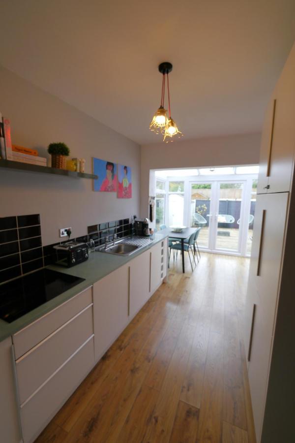 Quirky Spacious Ground Floor Victorian Garden Flat Γουόρδινγκ Εξωτερικό φωτογραφία